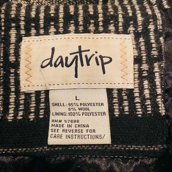 DAYTRIP Coat Size Large - Picture 9 of 11